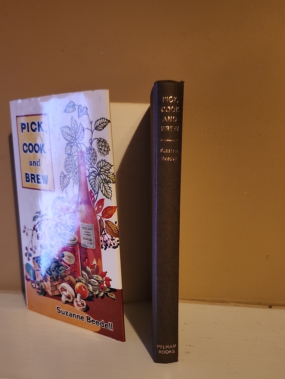 Vintage Pick, Cook and Brew Cookbook Reference Book By Suzanne Beedell - Picture 7 of 7